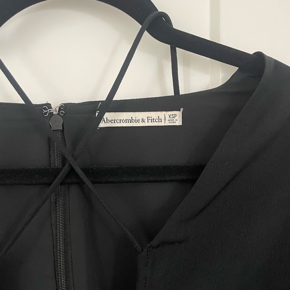 Abercrombie & Fitch Long-Sleeve Strappy Halter Mini Dress Black 60s Mod - Picture 4 of 4